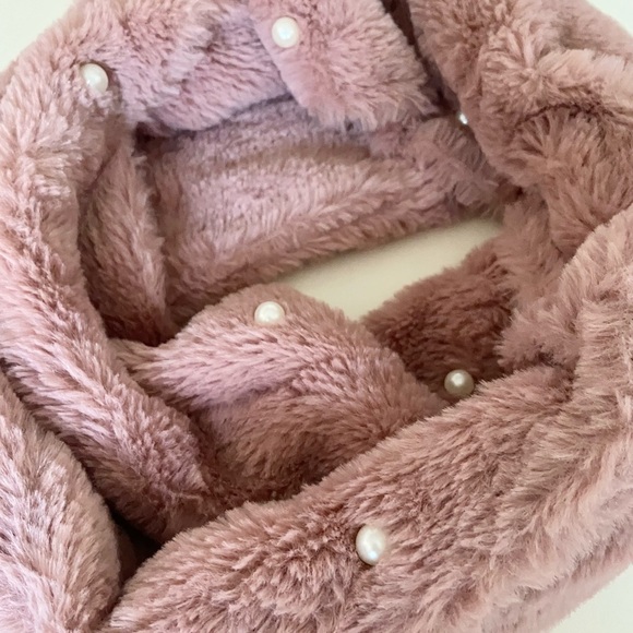 Infinity faux fur scarf - Picture 3 of 3